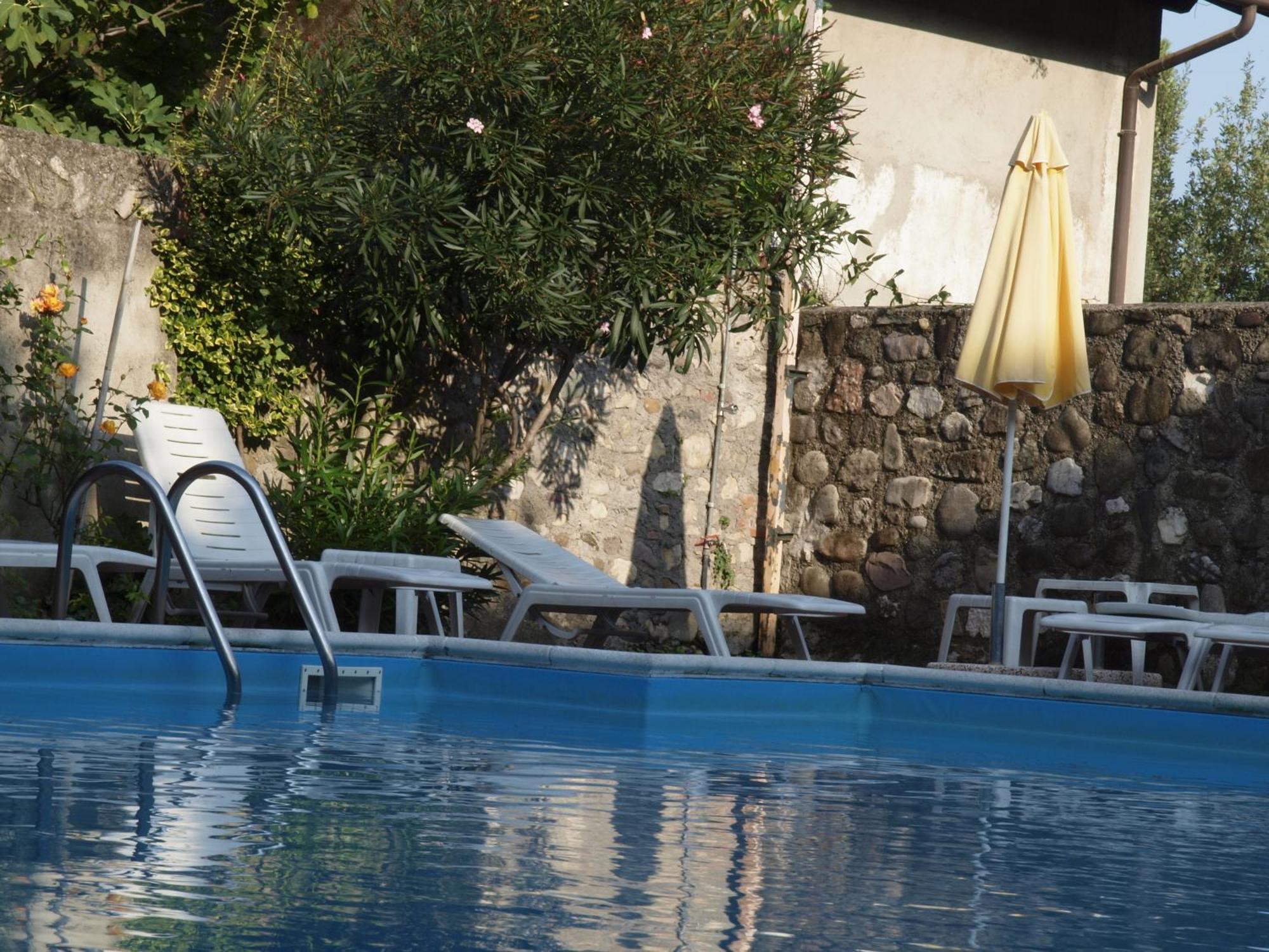 Hotel San Filis Сан-Феличе-дель-Бенако Экстерьер фото