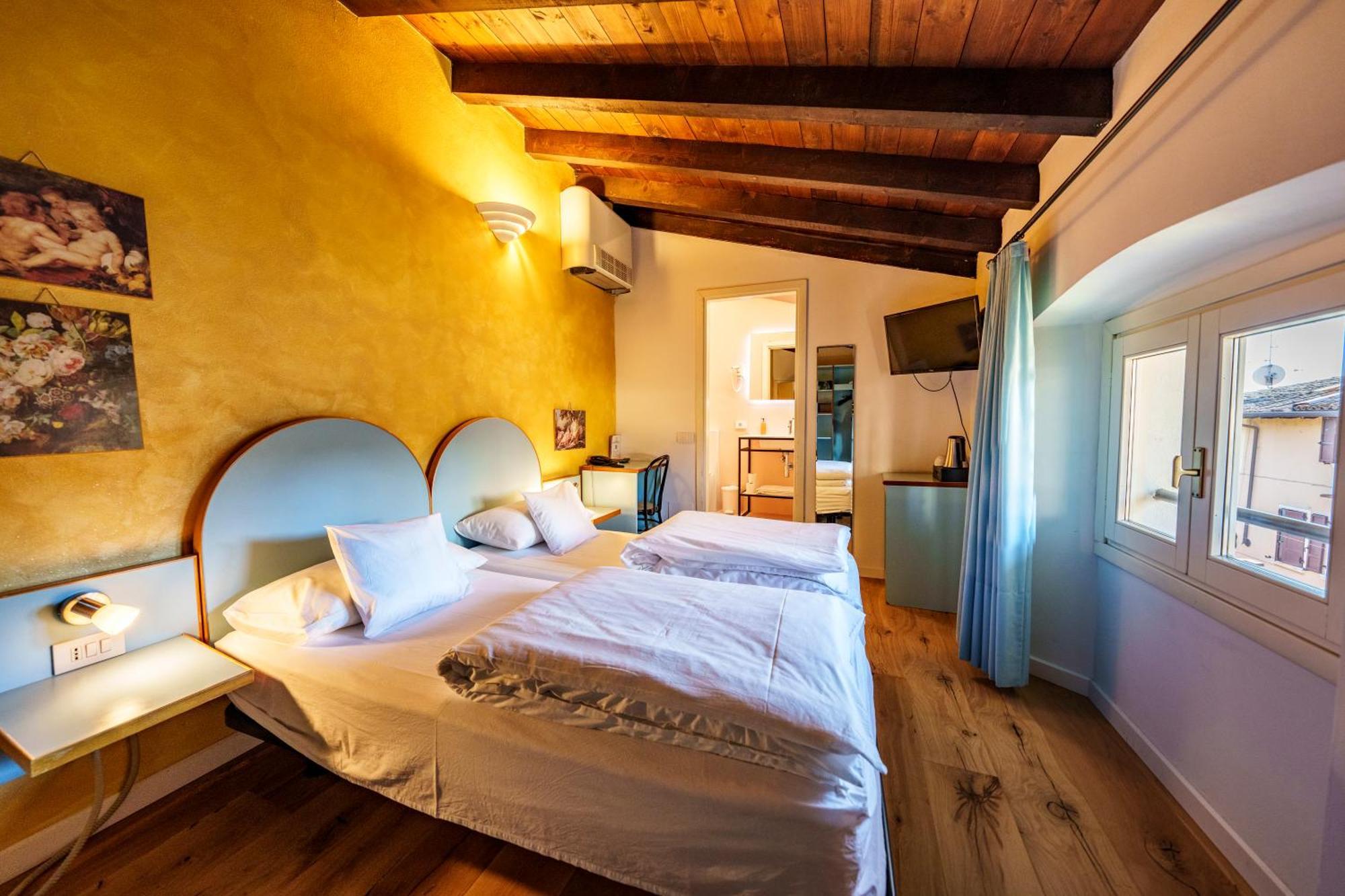 Hotel San Filis Сан-Феличе-дель-Бенако Экстерьер фото