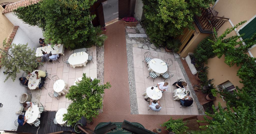 Hotel San Filis Сан-Феличе-дель-Бенако Экстерьер фото